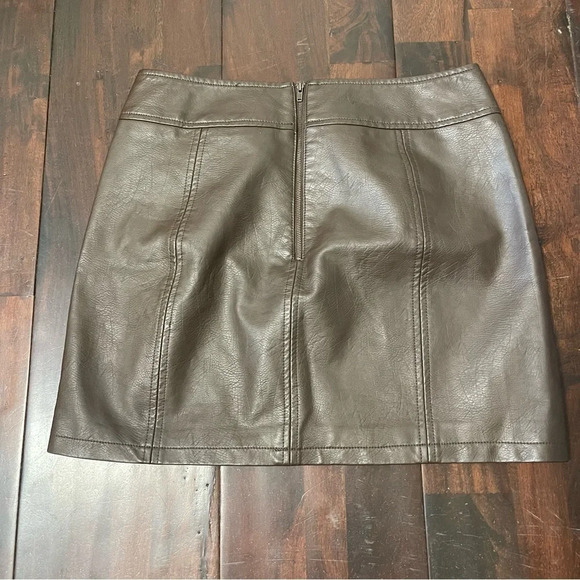 Free People Faux Leather Mini Skirt Brown Women’s Size 12 Boho Zip Closure - Picture 6 of 10